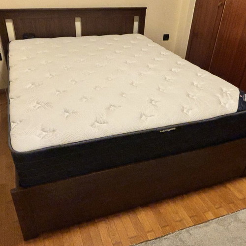 IKEA Double Bed 160x200 with SERTA Adoring Night Mattress like new