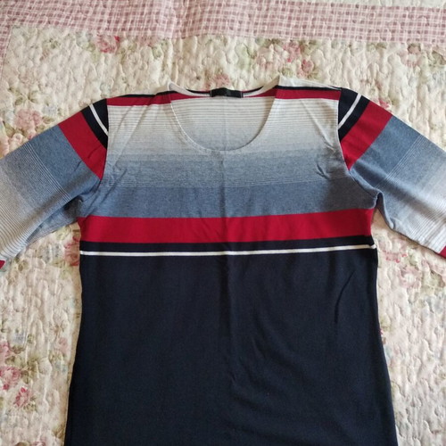 Navy shirt with 3/4 sleeves, slim fit, stretchy