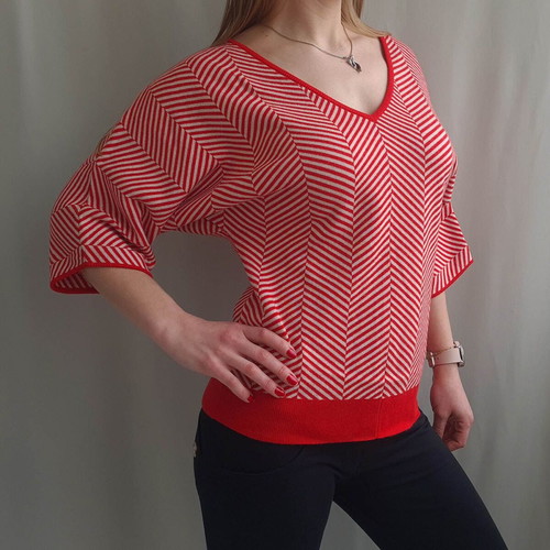 Nathalie Vleeschouwer women's wool sweater new, size M, red