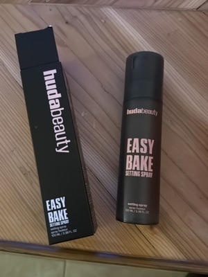 Huda Beauty Easy Bake setting spray 100 ml
