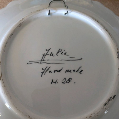 Ceramic decorative plate like new with artist signature