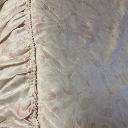 Single bed cover like new, pink satin with pillowcase