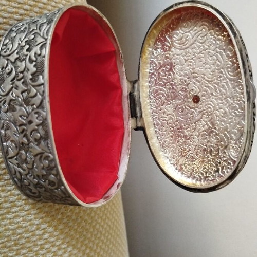 Vintage oval jewelry box silver plated, satin interior, like new