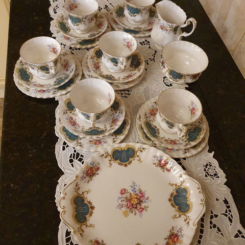Royal Albert Berkeley coffee set 21 pieces like new