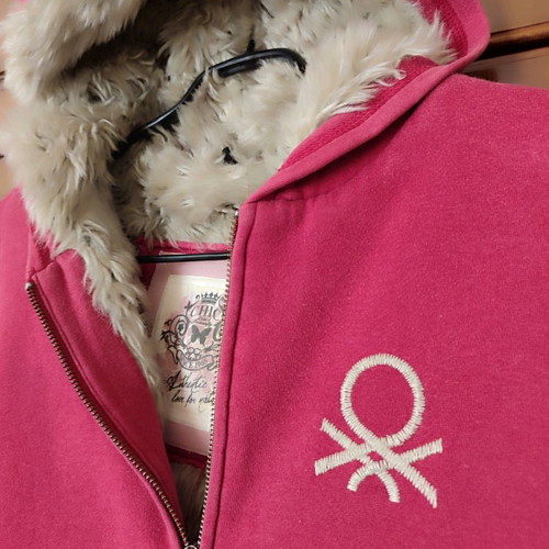 Benetton women's cardigan like new, red with inner fur lining