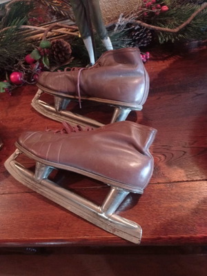 Vintage leather handmade ice skates used, size 41