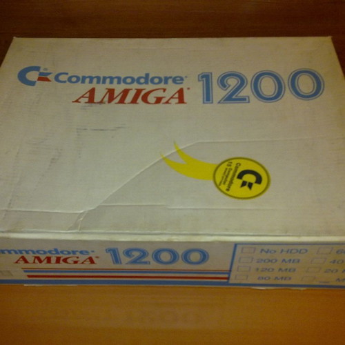 Amiga 1200 complete set like new with 200MB hard drive and accessories