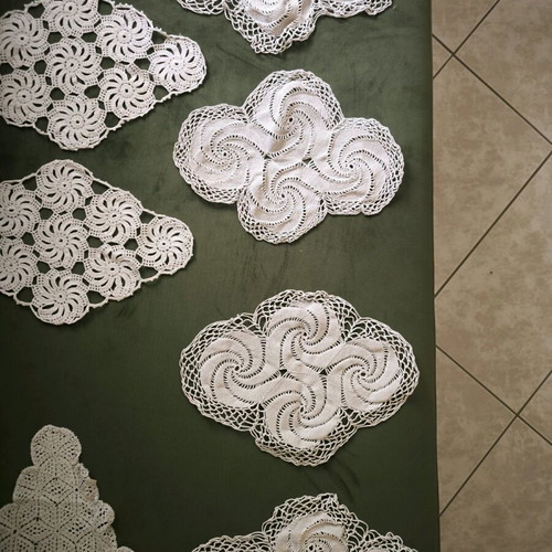 Set of 36 handmade white vintage doilies like new