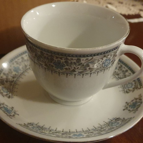Tea cups new, set of 12, porcelain with saucers