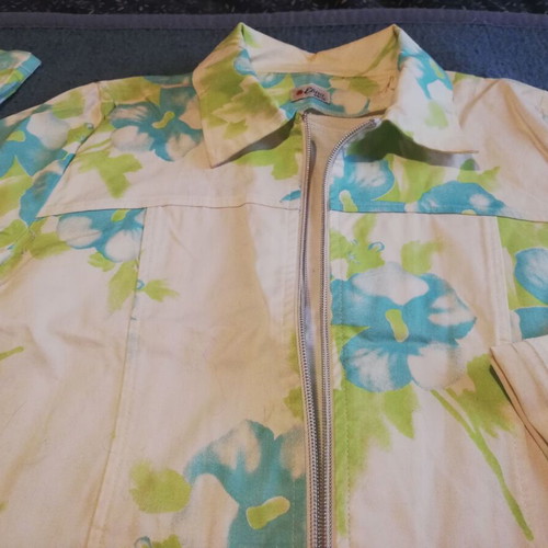 Shirt-jacket like new printed white, turquoise, green size S