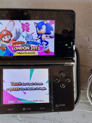 Κονσόλα Nintendo 3DS με φορτιστή, παιχνίδι, θήκη και κάρτα μνήμης 2GB