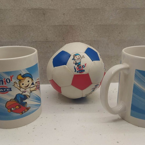 FAGE Junior set used, 2 mugs and 1 ball