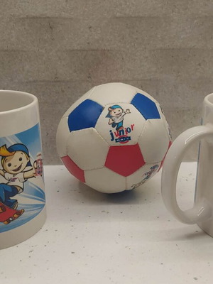 FAGE Junior set used, 2 mugs and 1 ball