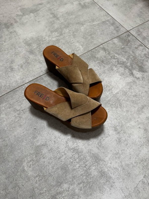 Keep Fred slippers used, beige, size 36