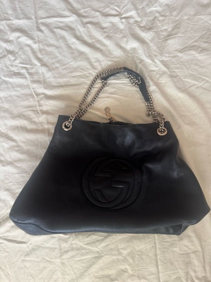 Gucci δερμάτινη τσάντα ώμου σαν καινούργιο, μαύρη με αλυσίδα