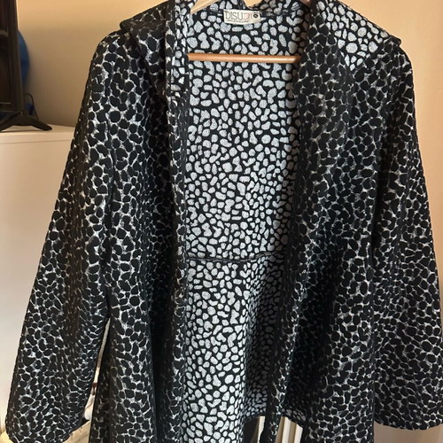 Disu thick cardigan size XL like new, black and white