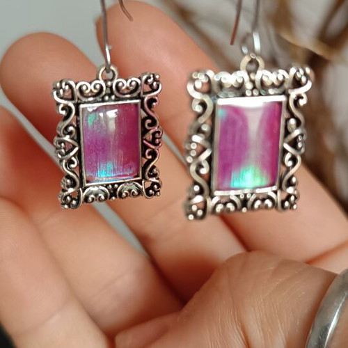 Earrings handmade from scratch with iridescent purple-turquoise cadrakia, silver hooks