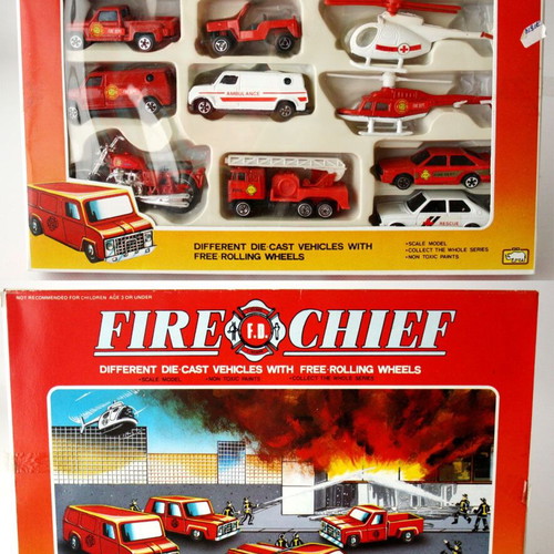 Vintage 90's Fire Chief fire truck die cast set new