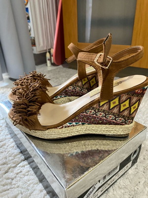 Platform sandals like new, size 40, beige and brown