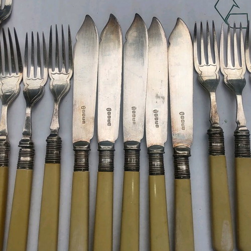 English fish cutlery set like new with bakelite handles