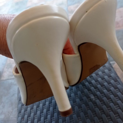 Alta Moda white mules size 40 like new