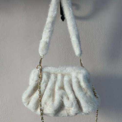 Bag to Bag Handbag new, white fluffy warm