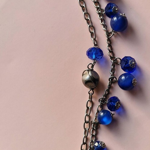 Bracelet with blue beads like new