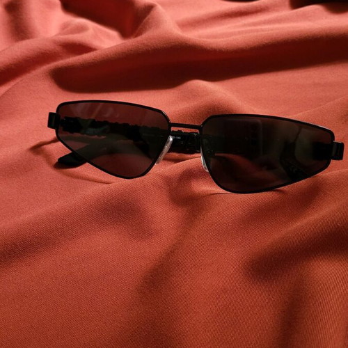 Balenciaga sunglasses BB0107S-004 like new, black