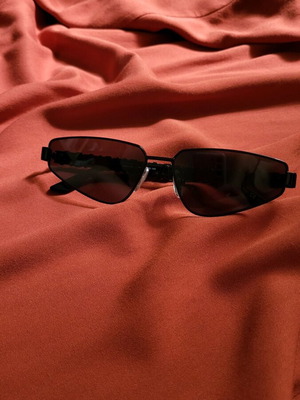 Balenciaga sunglasses BB0107S-004 like new, black