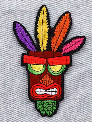 Aku Aku Mask Patch new, iron-on embroidery from Crash Bandicoot