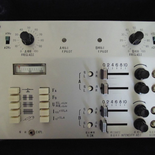 Portable professional electrotherapy device complete in case like new