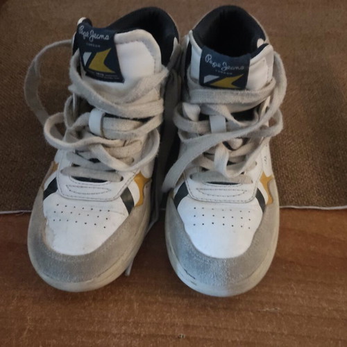 Pepe Jeans kids shoes size 33 like new, narrow fit