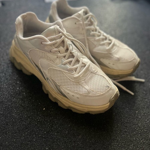 Bershka sneaker used, white, athletic, size 38