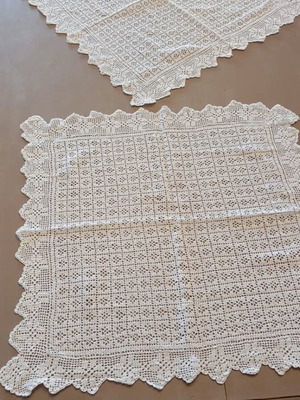 Set of 4 table linens in different sizes new