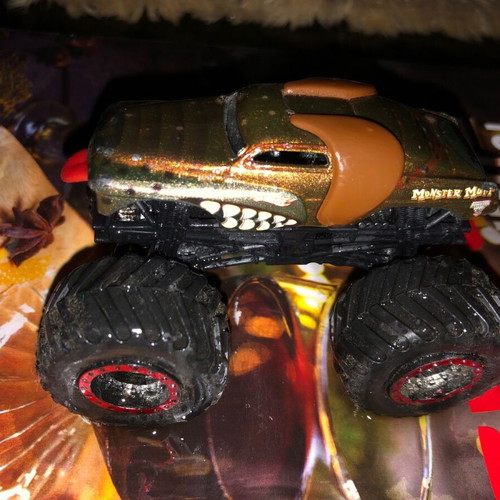 Monster truck like new