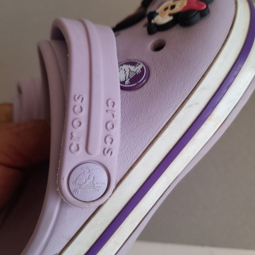 Crocs kids shoes lilac with Minnie and Mickey used, size J1 (EU 32-33)