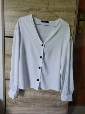Bershka shirt with unique sleeves and black buttons, like new, size M