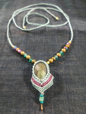 Macrame necklace new with labradorite, metal elements and beads