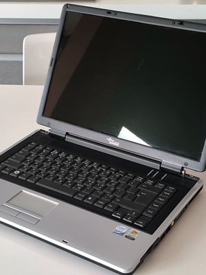 Fujitsu Siemens AMILO Pi 1505 laptop