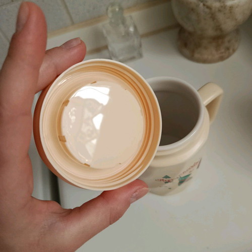 Mug with screw-on mirror lid like new, Christmas design