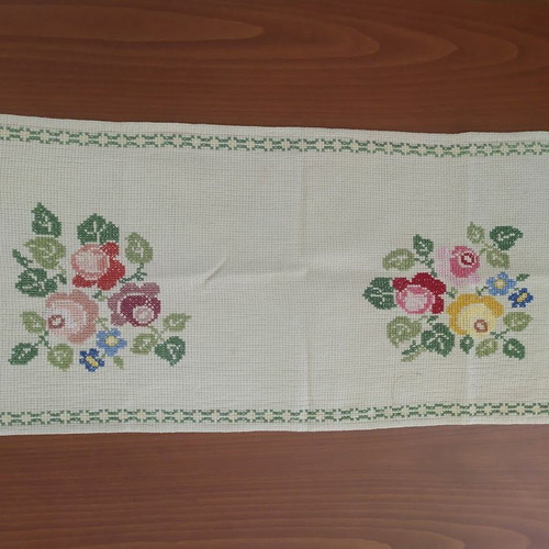 Handmade embroidered table runner 80x37 cm