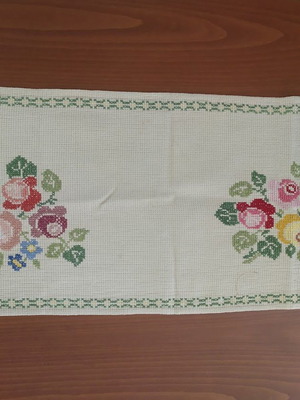 Handmade embroidered table runner 80x37 cm