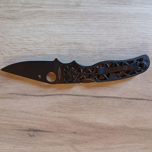 Spyderco Edgerati All Black Knife like new, aluminum handle