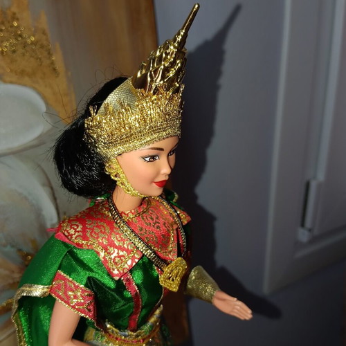 Barbie Dolls of the World Thai doll with stand