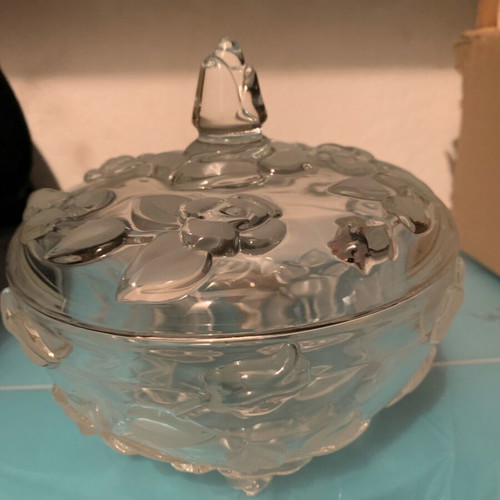 Waltherglas Georgina κρυστάλλινη μπονμπονιέρα καινούργια με καπάκι