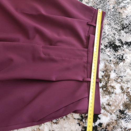Pantelona new in burgundy color, size small