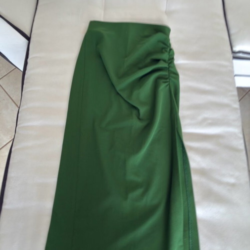 Zara green high-waisted skirt with front slit, like new