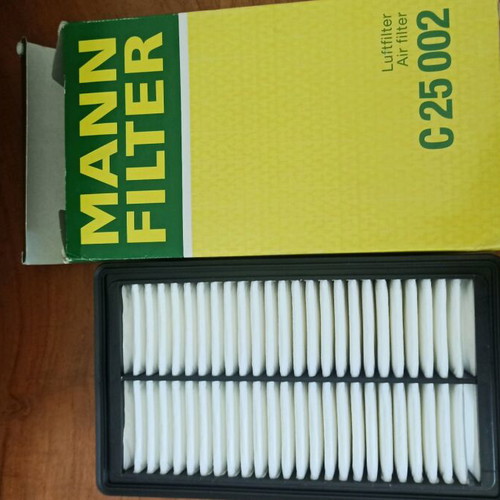 Air filter for Hyundai i20 II Mann filter C 25 002 new