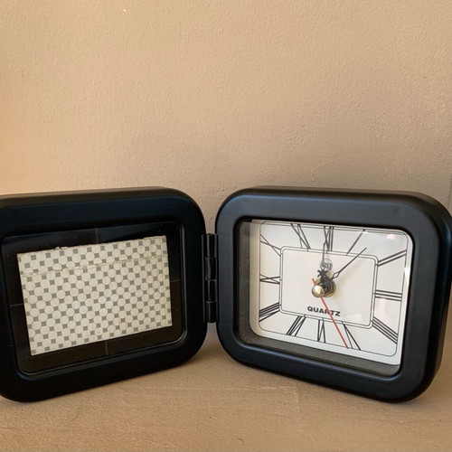 Table clock and photo frame analog like new