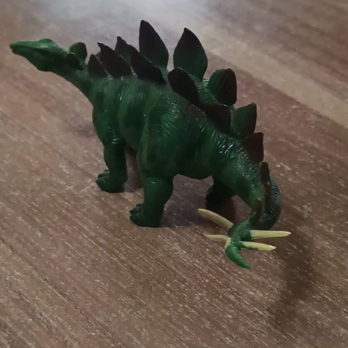 Stegosaurus dinosaur figure like new, 11cm length